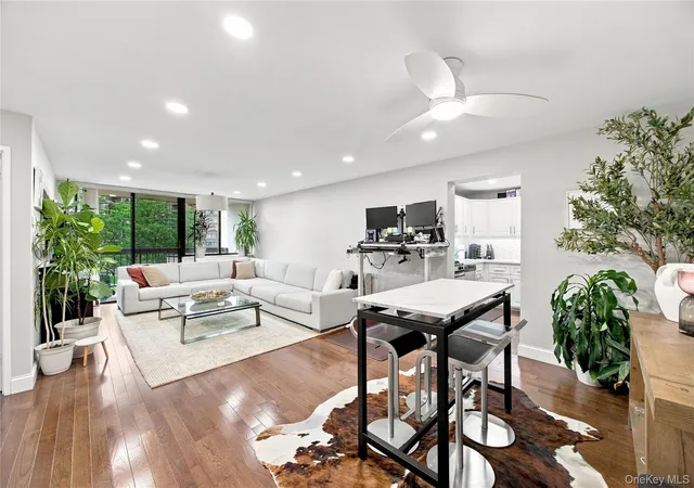 1-bay-clb-dr-3e-new-york-ny-11360/hzid_b51d30a3