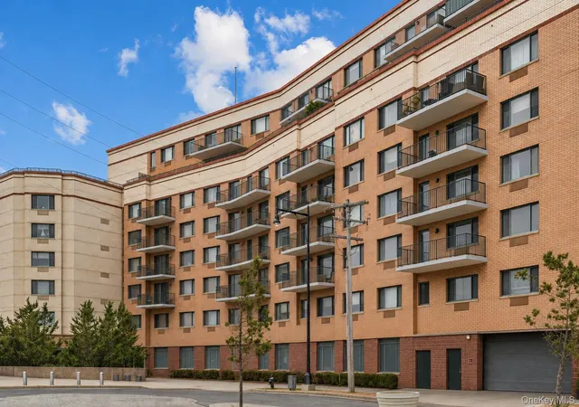 136-beach-117th-st-2h-new-york-ny-11694/hzid_b8253610