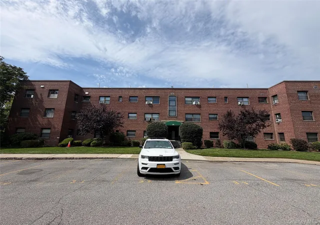 25-shady-glen-ct-3b-new-rochelle-ny-10805/hzid_1d1c36aa