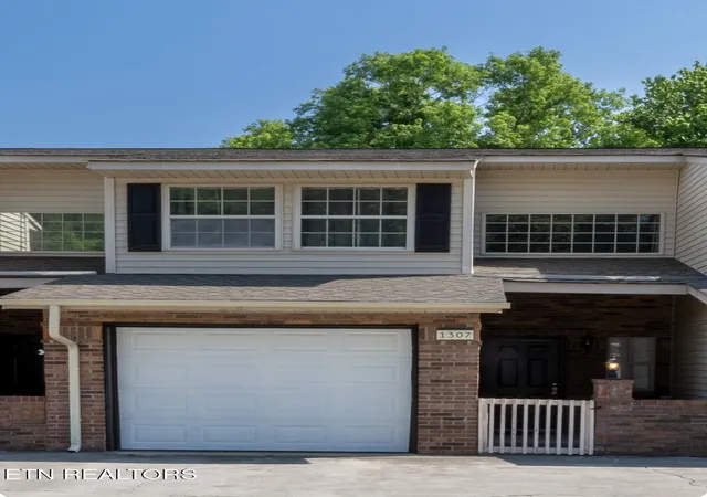 1307-mountain-meadows-way-sevierville-tn-37862/hzid_d34d5aa6