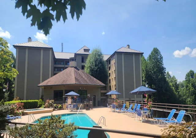 1704-hidden-hills-road-apt-112-gatlinburg-tn-37738/hzid_e5a98bc8