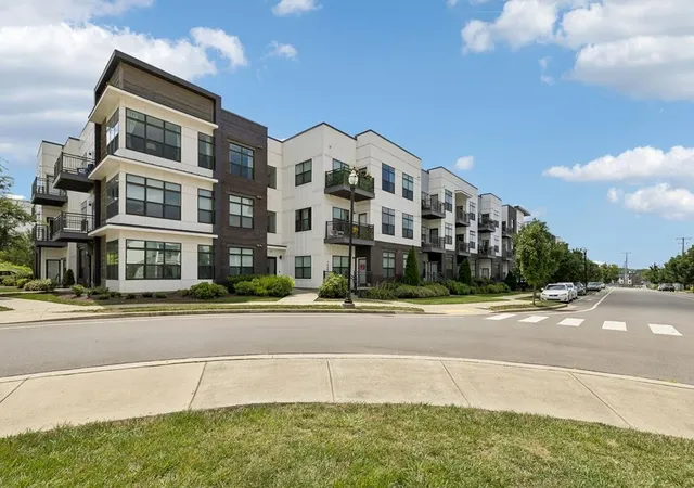 1638-54th-avenue-n-101-nashville-tn-37209/hzid_7cb7c63c
