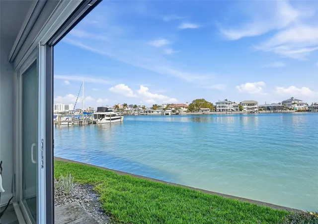 868-bayway-blvd-101-clearwater-beach-fl-33767/hzid_d5cfc515