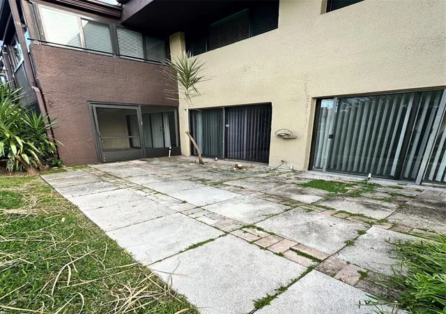 10775-village-clb-cir-n-101-saint-petersburg-fl-33716/hzid_e8afda23