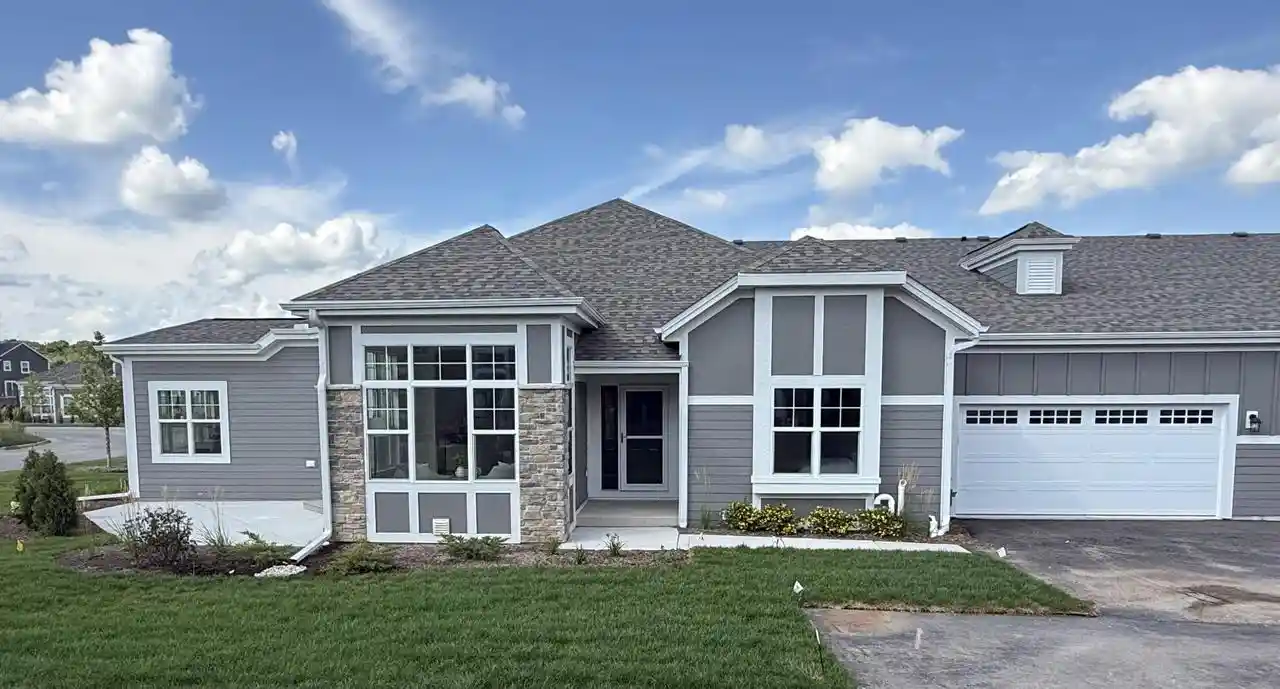 916-mary-grace-court-court-42-grafton-wi-53024/hzid_7a514ed2