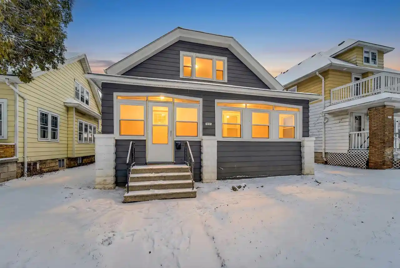 2956-n-44th-street-street-milwaukee-wi-53210/hzid_fb15ab31