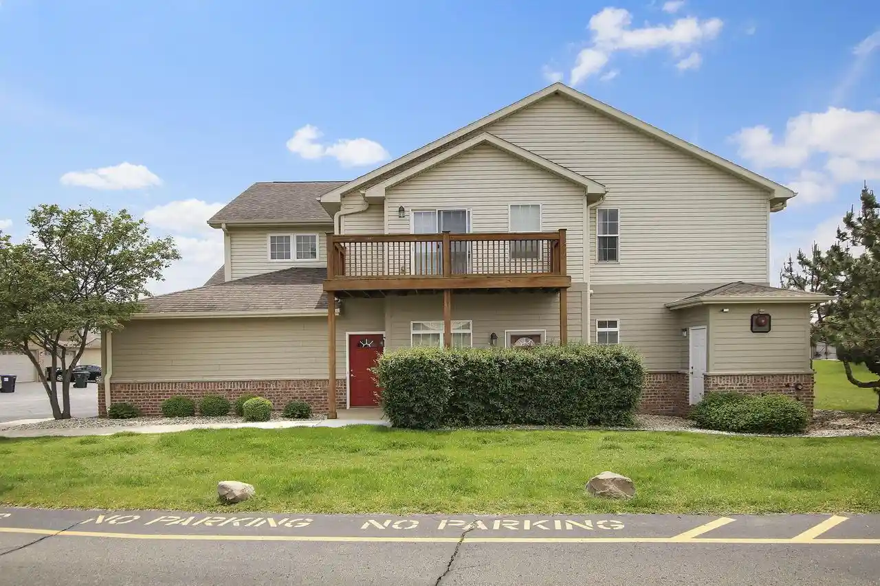 6300-44th-street-street-128-kenosha-wi-53144/hzid_e8f1c373