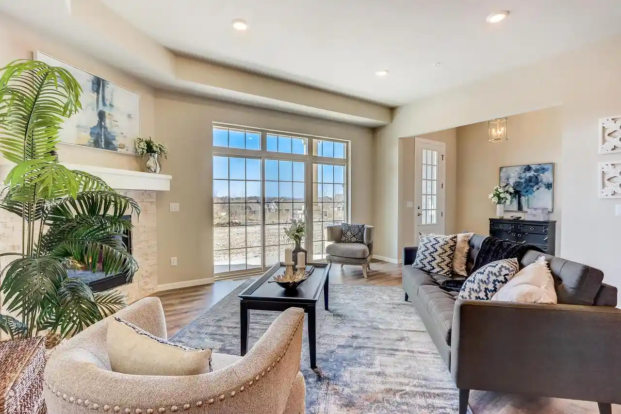 2836-fox-lake-circle-circle-102-01-waukesha-wi-53189/hzid_3cf2500e