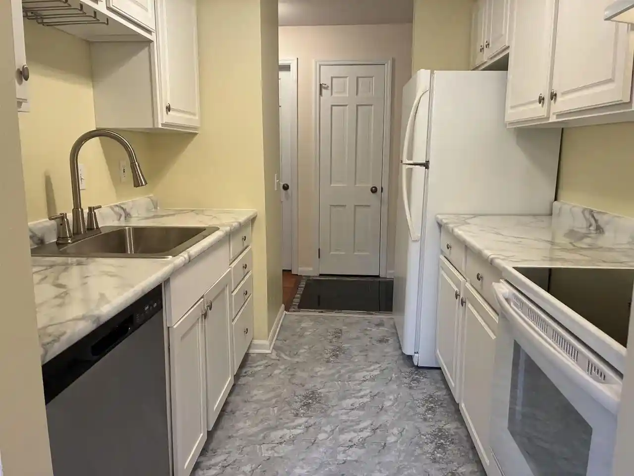 2142-allen-boulevard-boulevard-4-middleton-wi-53562/hzid_fa6c4ace