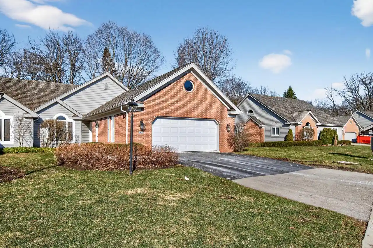 2415-walnut-grove-court-court-b-brookfield-wi-53005/hzid_e8217c8e
