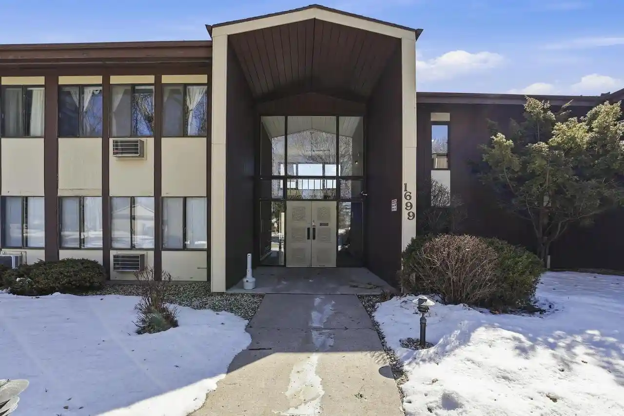 1699-alcan-dr-dr-212-menasha-wi-54952/hzid_53d8bcda