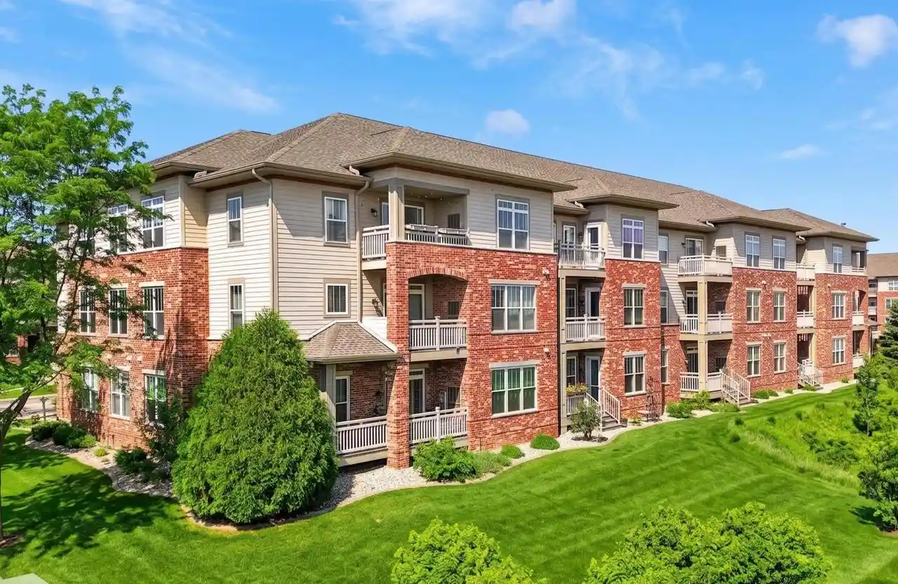 6402-milwaukee-street-street-207-madison-wi-53718/hzid_4d5a419d