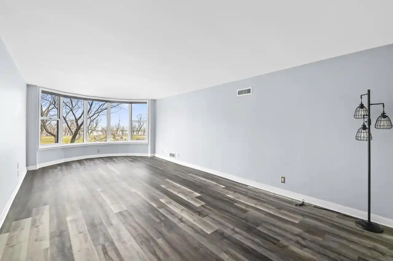 2525-s-shore-dr-2d-milwaukee-wi-53207/hzid_1c25f1c4