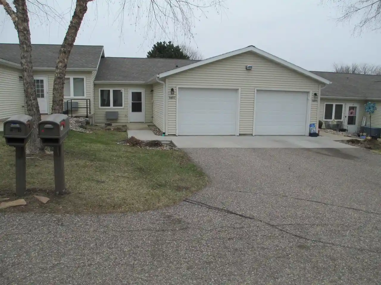 1407-15th-st-street-street-35-baraboo-wi-53913/hzid_b127112b