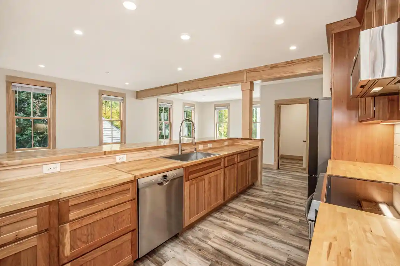 n52w6300-2-mill-street-street-cedarburg-wi-53012/hzid_bba927f9
