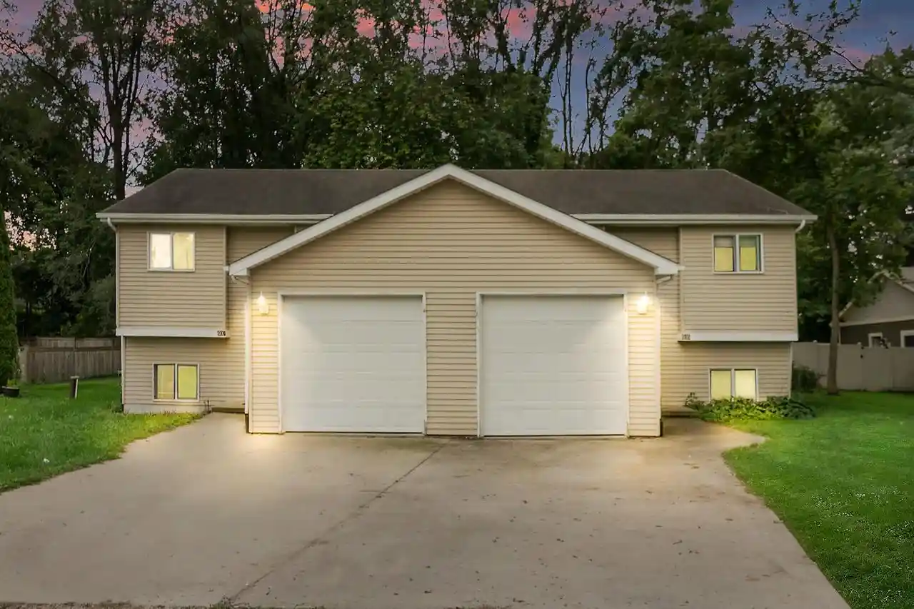605-gatewood-dr-dr-607-twin-lakes-wi-53181/hzid_c3226bf2