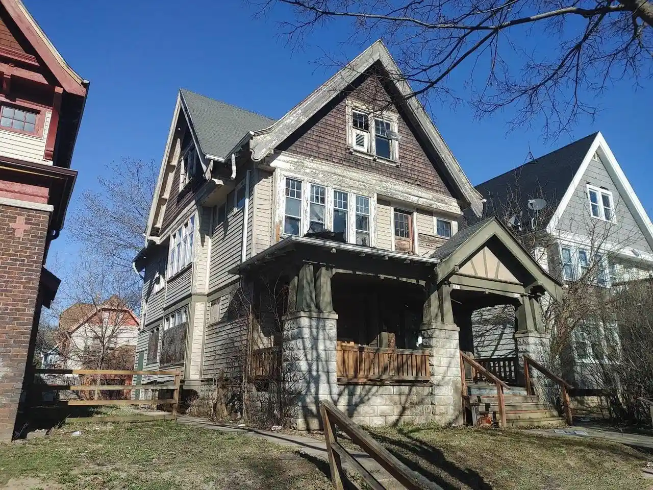 2551-n-40th-street-street-2553-milwaukee-wi-53210/hzid_e80d0b81