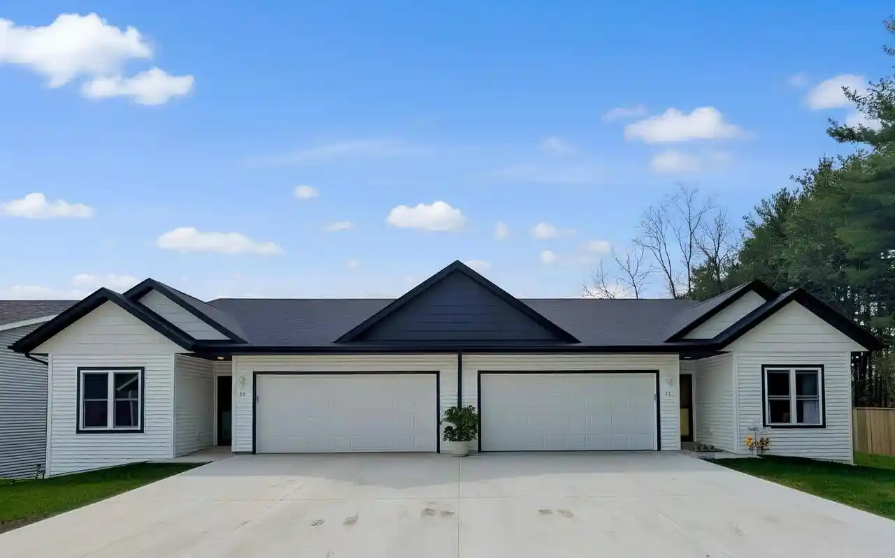 602-e-madison-avenue-avenue-35-milton-wi-53563/hzid_3c05de88