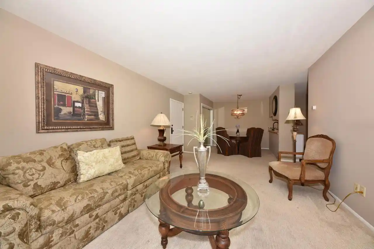 3935-s-84th-street-street-4-greenfield-wi-53228/hzid_9eb5a5d8