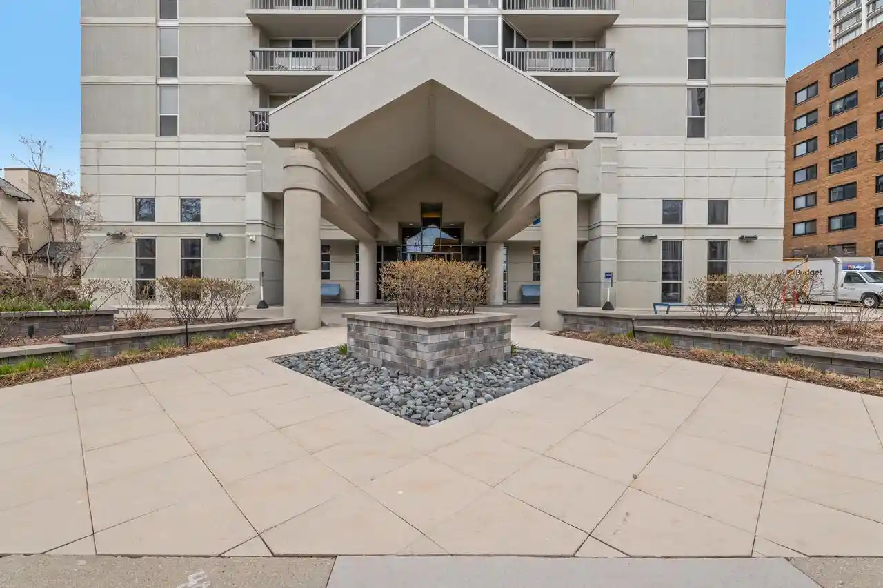 1660-n-prospect-avenue-avenue-2806-milwaukee-wi-53202/hzid_69467dd1