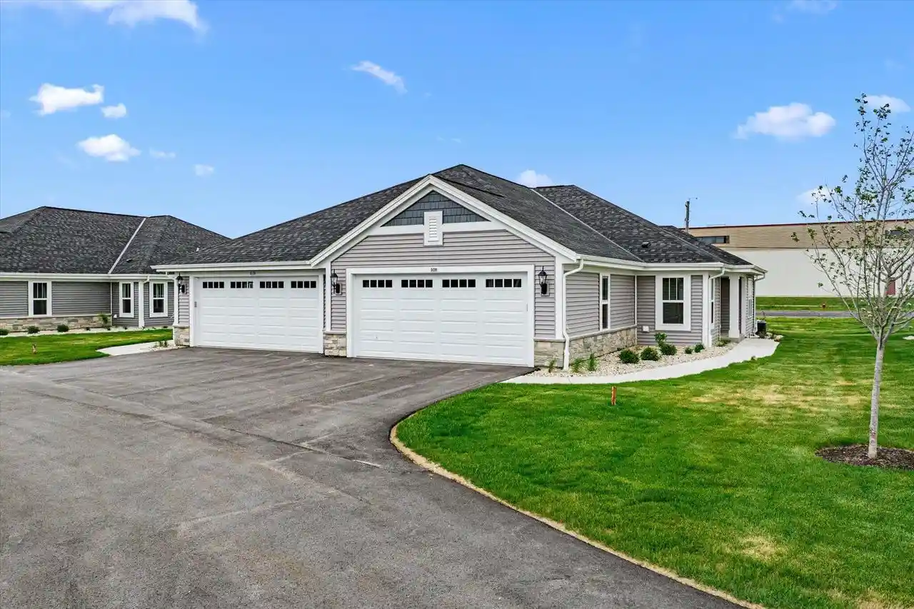 508-hunter-oaks-boulevard-boulevard-902-watertown-wi-53094/hzid_80750f92