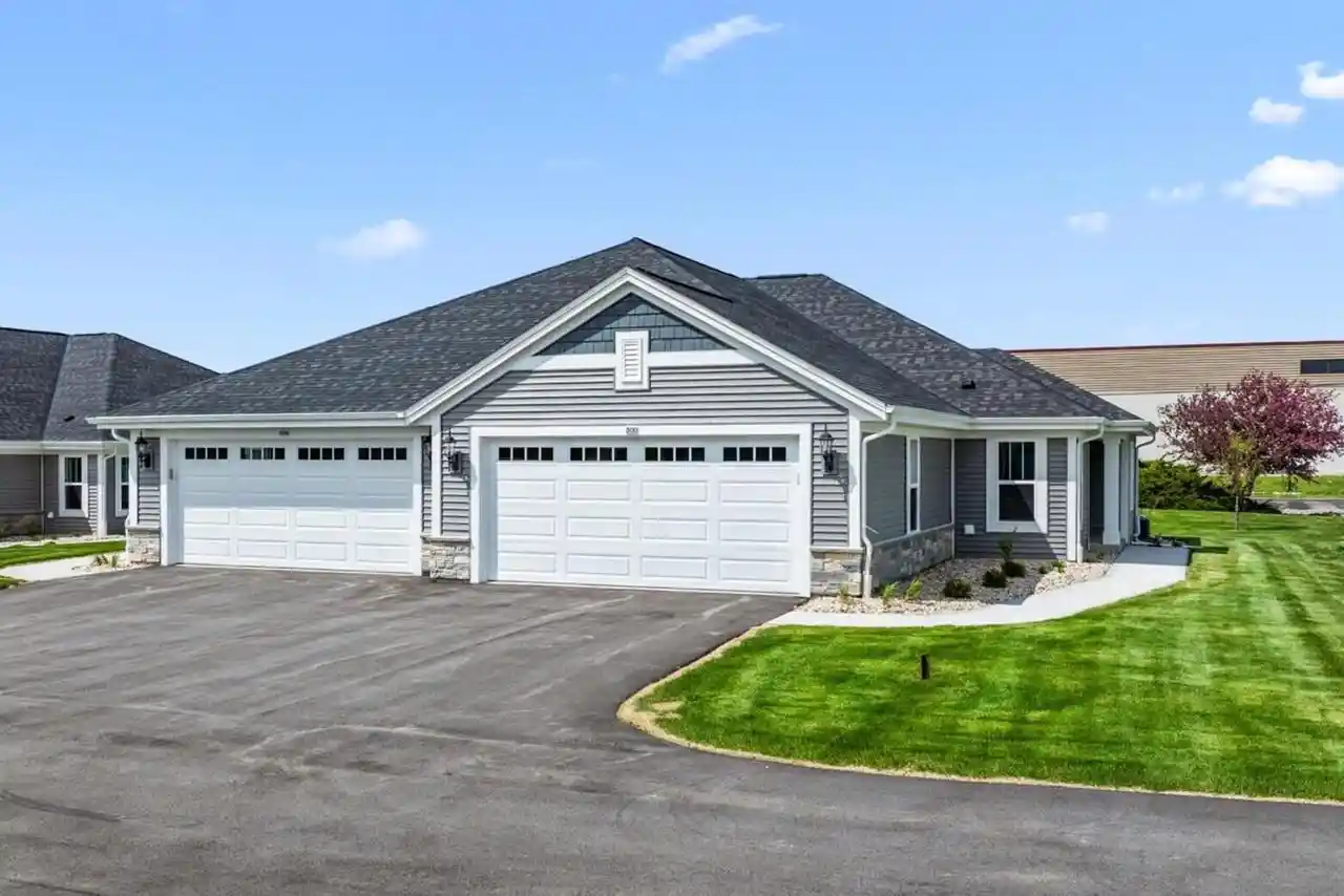 500-hunter-oaks-boulevard-boulevard-1002-watertown-wi-53094/hzid_17ebbdec