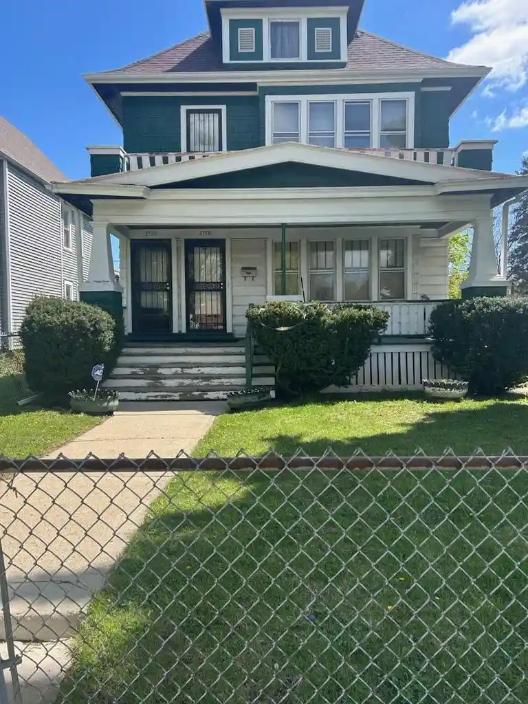 2718-n-37th-street-street-2720-milwaukee-wi-53210/hzid_c8c89a51