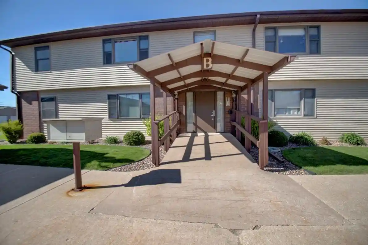 730-10th-avenue-n-avenue-n-onalaska-wi-54650/hzid_7ce95c16
