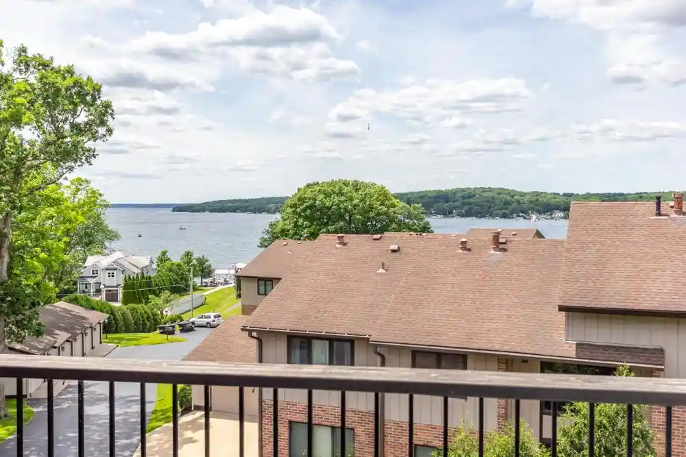 1070-s-lake-shore-dr-dr-2-b-lake-geneva-wi-53147/hzid_d2a60b06
