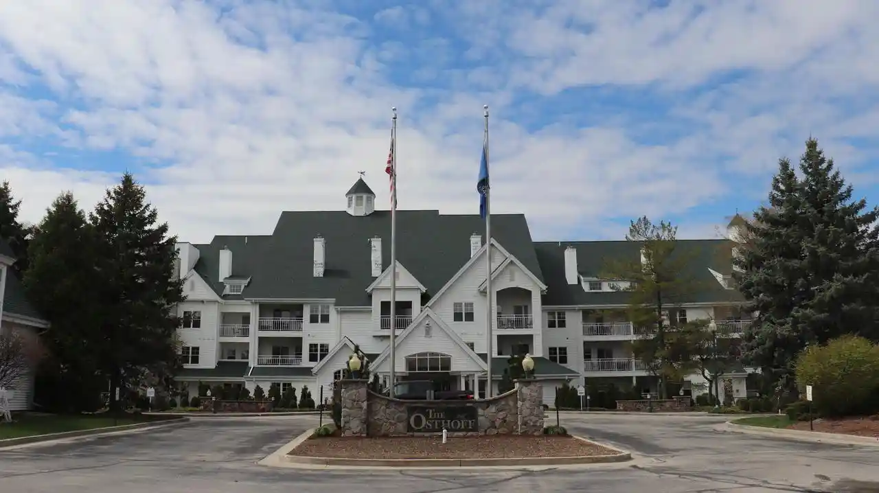101-osthoff-avenue-avenue-342-elkhart-lake-wi-53020/hzid_e01c84b9