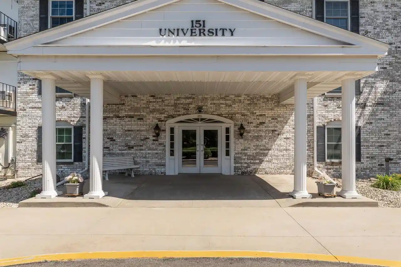 151-n-university-dr-dr-319-west-bend-wi-53095/hzid_00876e9d