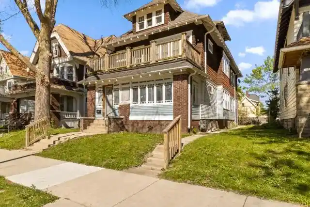 2560-n-41st-street-street-2562-milwaukee-wi-53210/hzid_805099cb