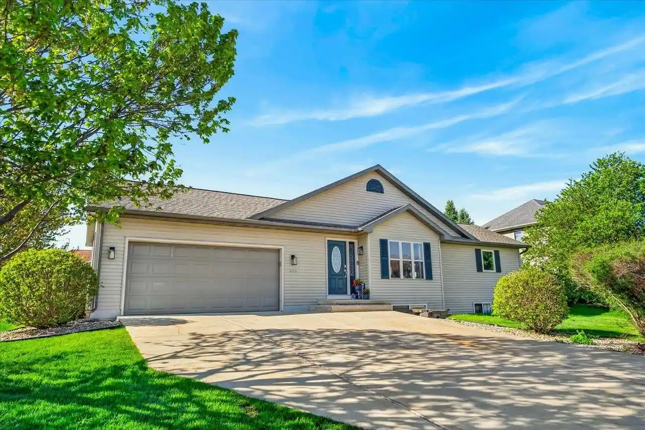 806-longwood-dr-dr-oregon-wi-53575/hzid_3a8bb620