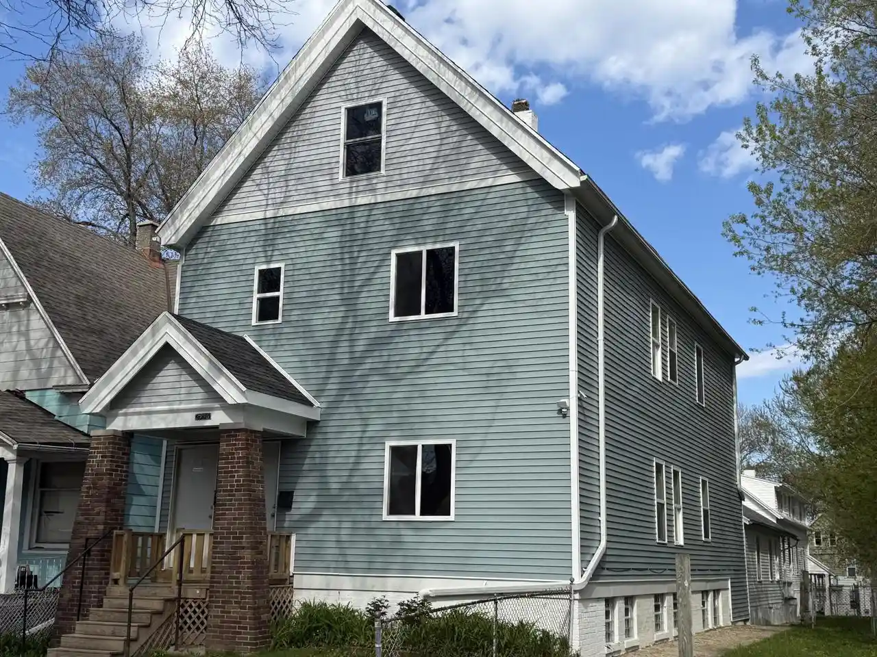 2956-58-n-palmer-street-street-2956a-b-c-milwaukee-wi-53212/hzid_a8ea1f6a