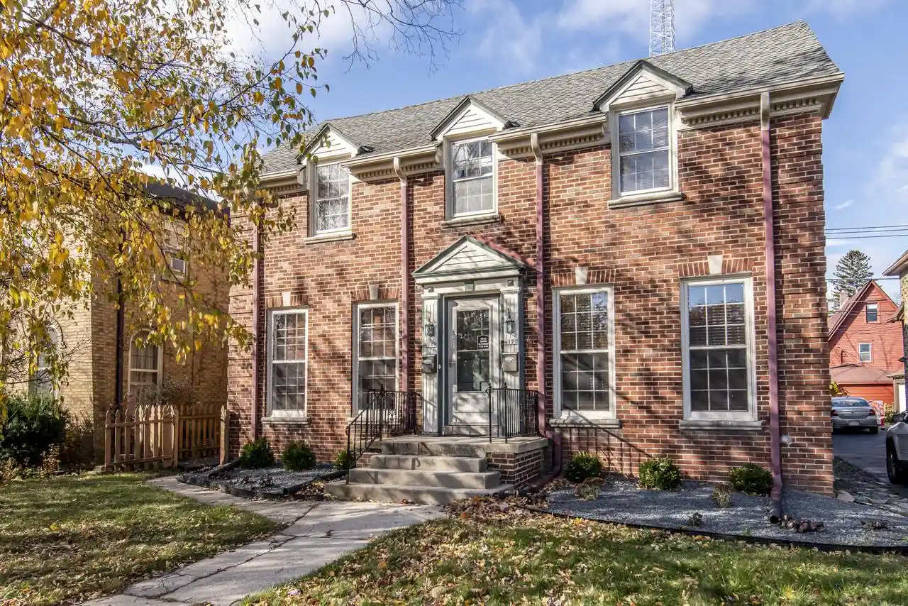 4119-n-woodburn-street-street-4121-shorewood-wi-53211/hzid_66ff9144