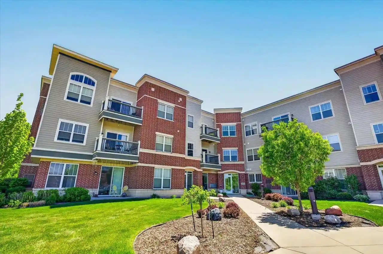 5192-sassafras-dr-dr-205-fitchburg-wi-53711/hzid_5721b222