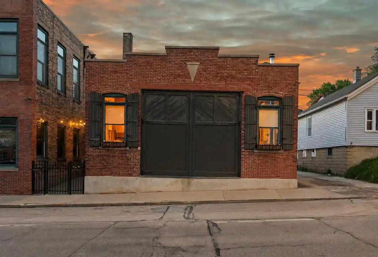 314-e-lincoln-avenue-avenue-11-milwaukee-wi-53207/hzid_7c935782