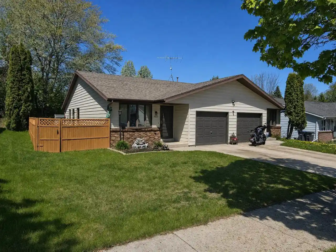 1612-n-35th-street-street-a-sheboygan-wi-53081/hzid_f2ef01b4
