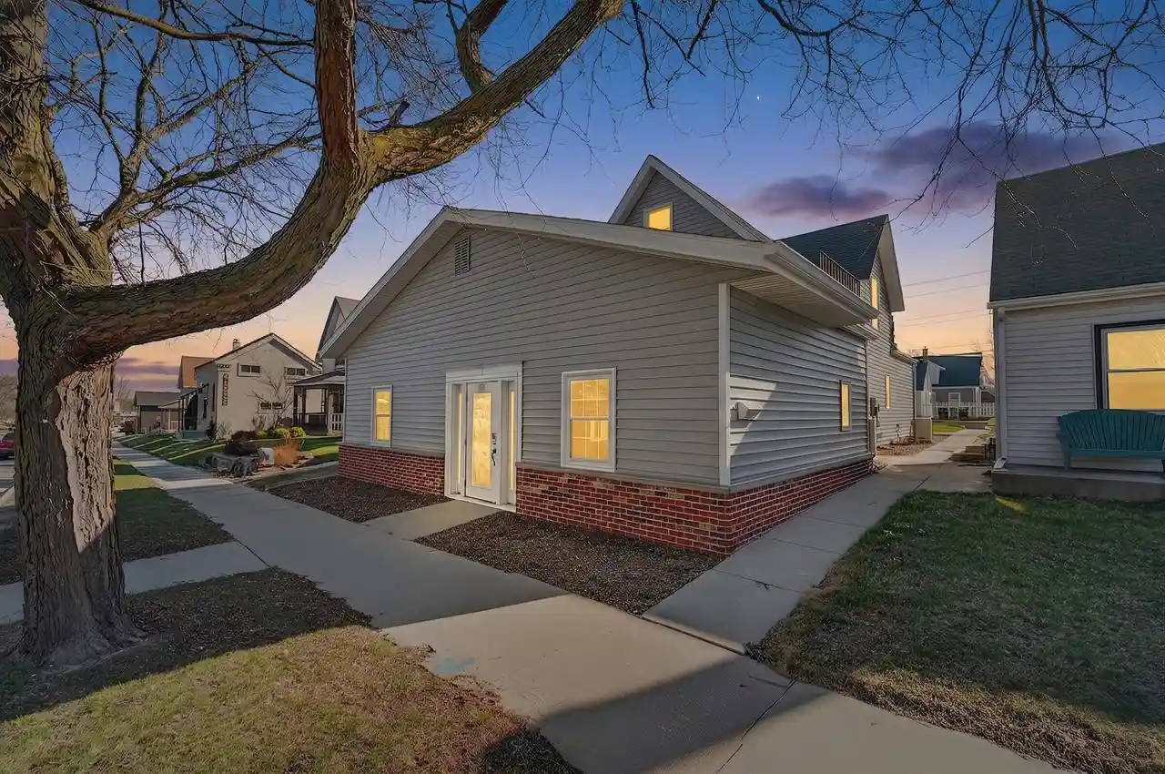 533-s-main-street-street-533a-west-bend-wi-53095/hzid_77447a44