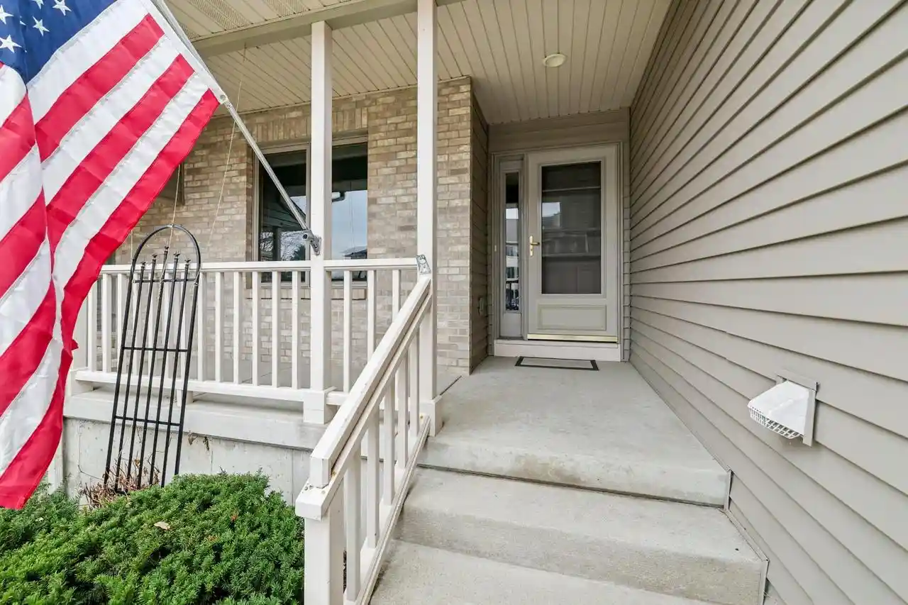 213-fairview-circle-circle-50-waunakee-wi-53597/hzid_df4c44ab