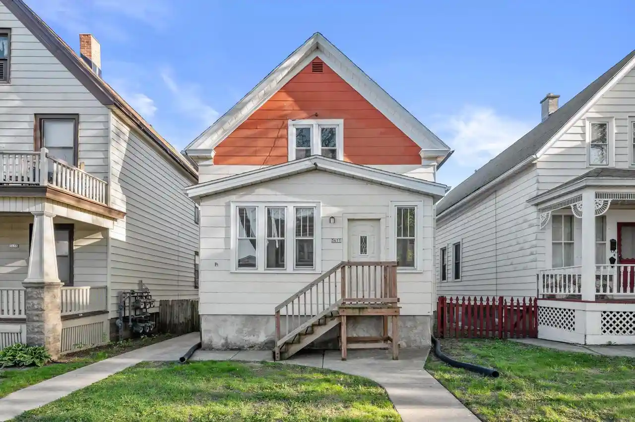 3651-3651a-e-barnard-avenue-avenue-cudahy-wi-53110/hzid_55f2b9fe
