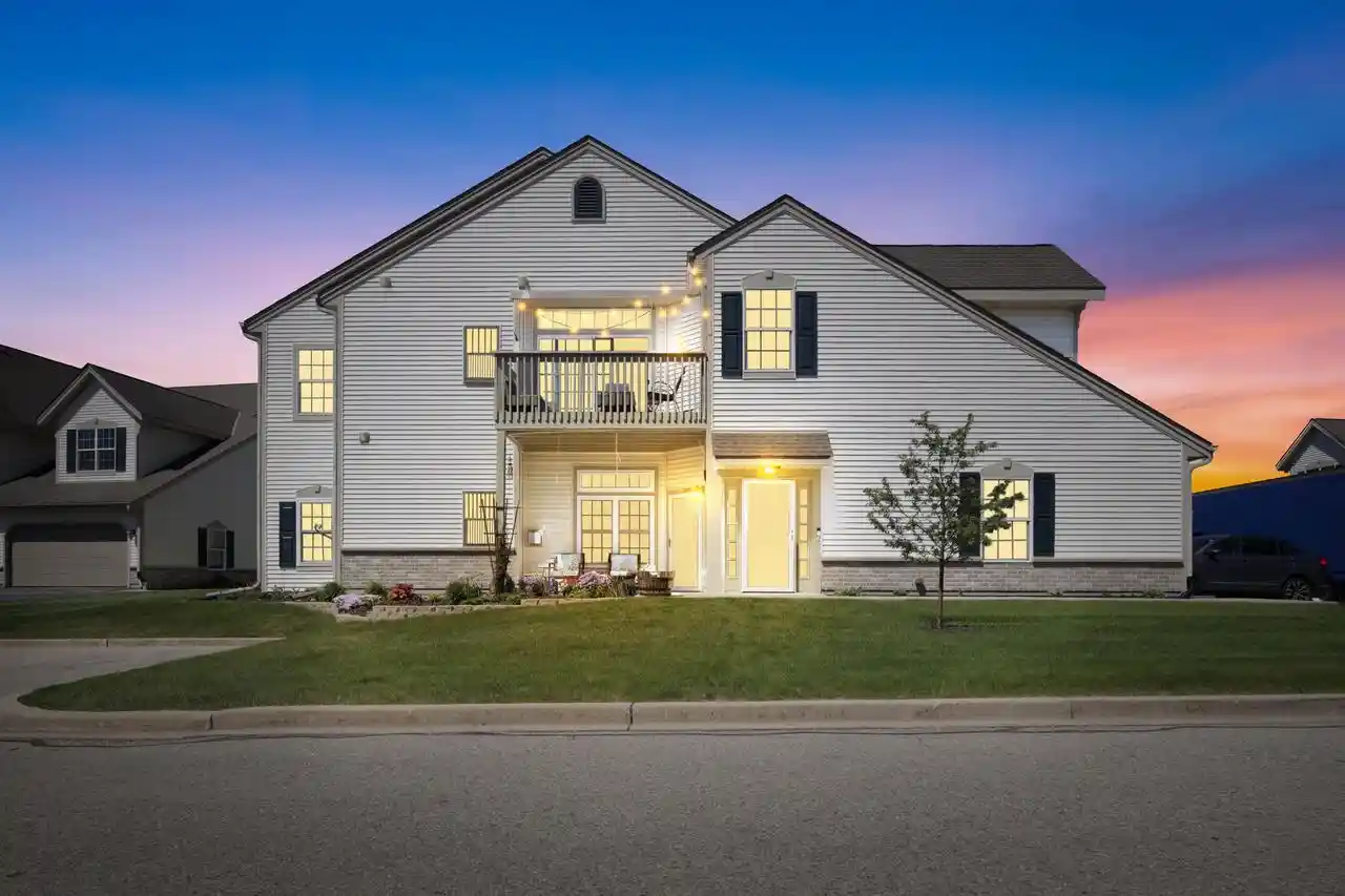 1070-bedford-court-court-201-mount-pleasant-wi-53406/hzid_b7fcb0a6