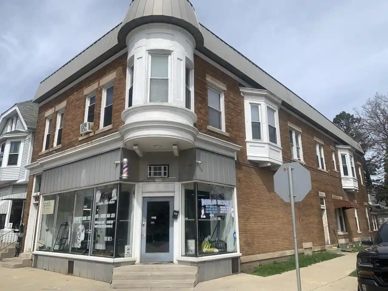 2900-w-arthur-avenue-avenue-2902-milwaukee-wi-53215/hzid_2b9a0436