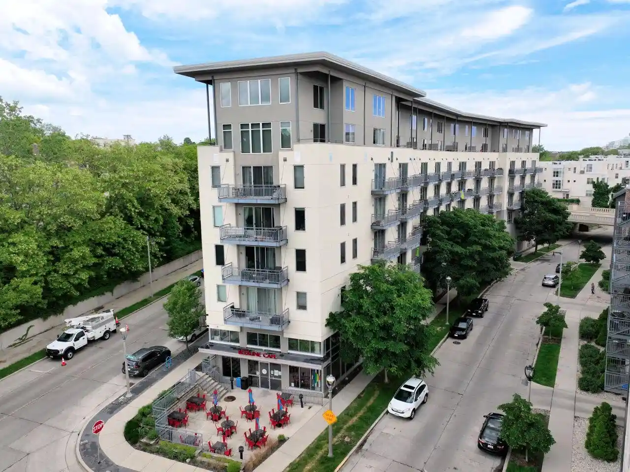 2080-n-commerce-street-street-318-milwaukee-wi-53212/hzid_c3ee2b44