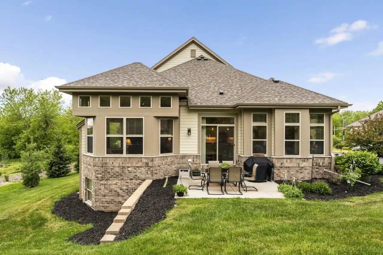 21975-w-north-avenue-avenue-brookfield-wi-53045/hzid_72b47a91