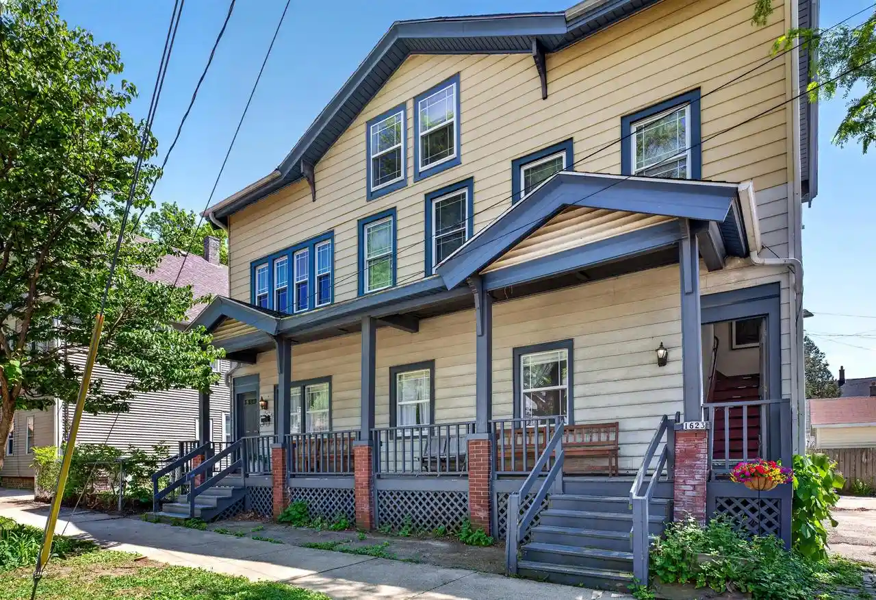 1623-e-webster-pl-pl-1625-milwaukee-wi-53211/hzid_4fbab55f