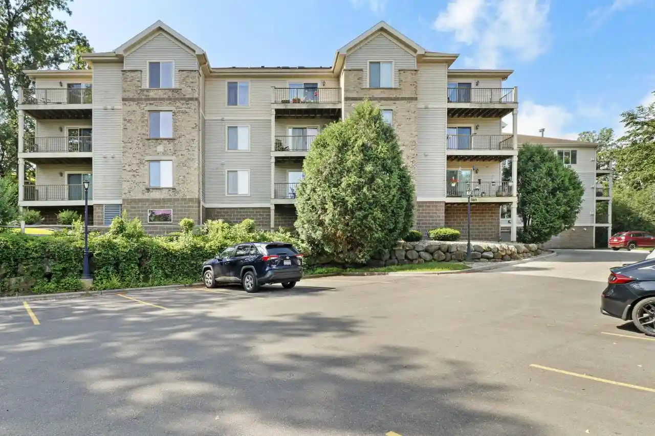 7203-mid-town-road-road-209-madison-wi-53719/hzid_b79a5c00