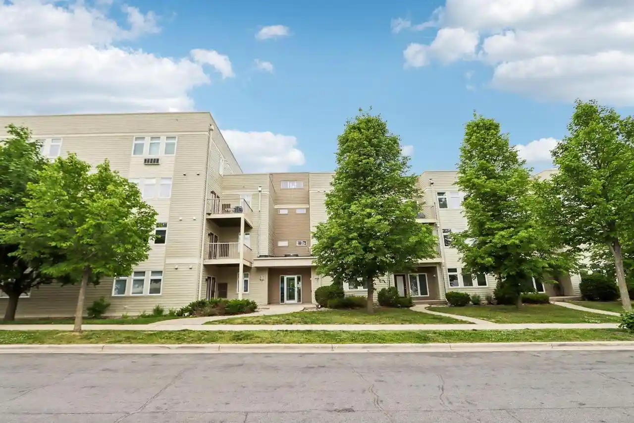 8206-starr-grass-dr-dr-207-madison-wi-53719/hzid_a000f4e5
