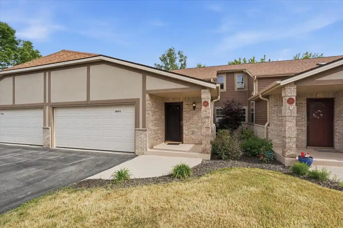 n113w16218-sylvan-circle-circle-b-18-germantown-wi-53022/hzid_f60994d2