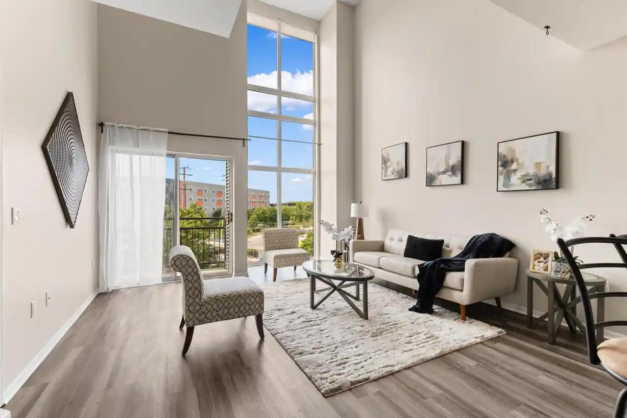 2121-s-kinnickinnic-avenue-avenue-110-milwaukee-wi-53207/hzid_c6b3a028